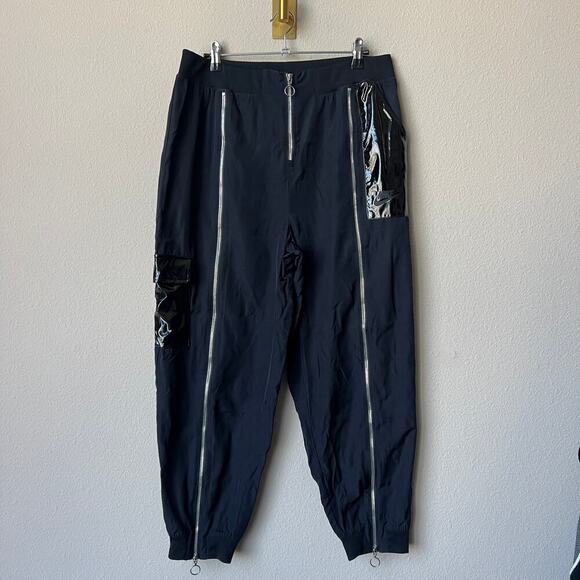 Nike Icon Clash Black Patent Cargo Jogger Pants Size L - Picture 2 of 8